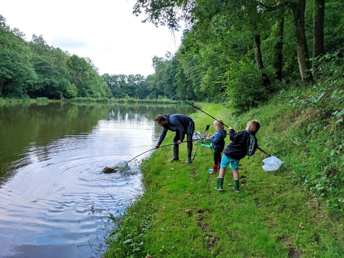 Deux Etangs Poissonneux Au Milieu Des Bois Avec Gite Moderne, La Halte Des Deux Lacs Rosée المظهر الخارجي الصورة