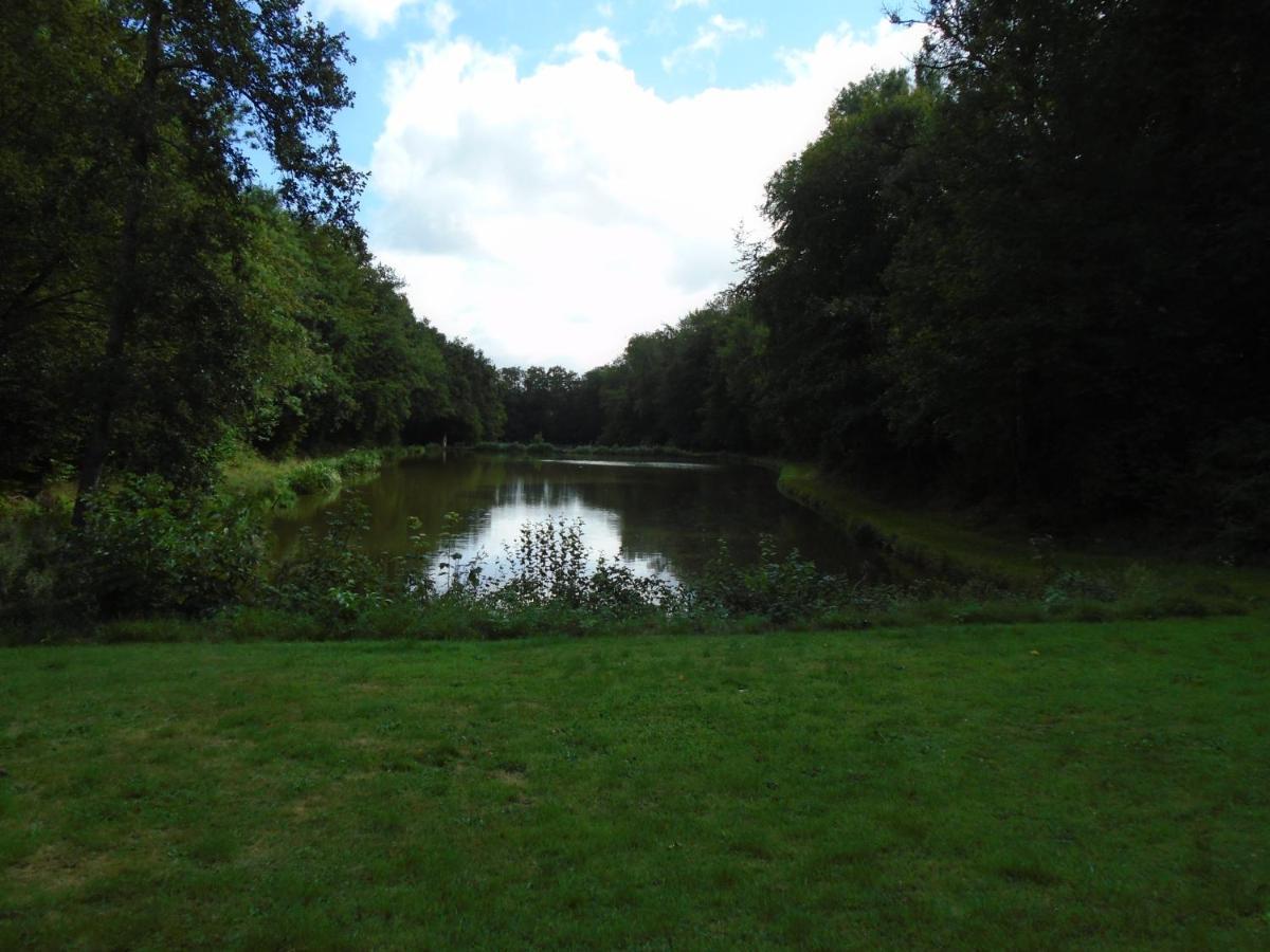 Deux Etangs Poissonneux Au Milieu Des Bois Avec Gite Moderne, La Halte Des Deux Lacs Rosée المظهر الخارجي الصورة