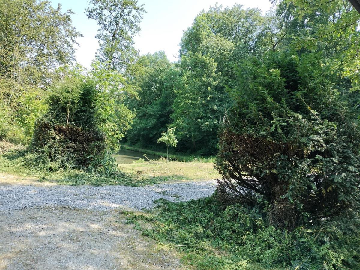 Deux Etangs Poissonneux Au Milieu Des Bois Avec Gite Moderne, La Halte Des Deux Lacs Rosée المظهر الخارجي الصورة