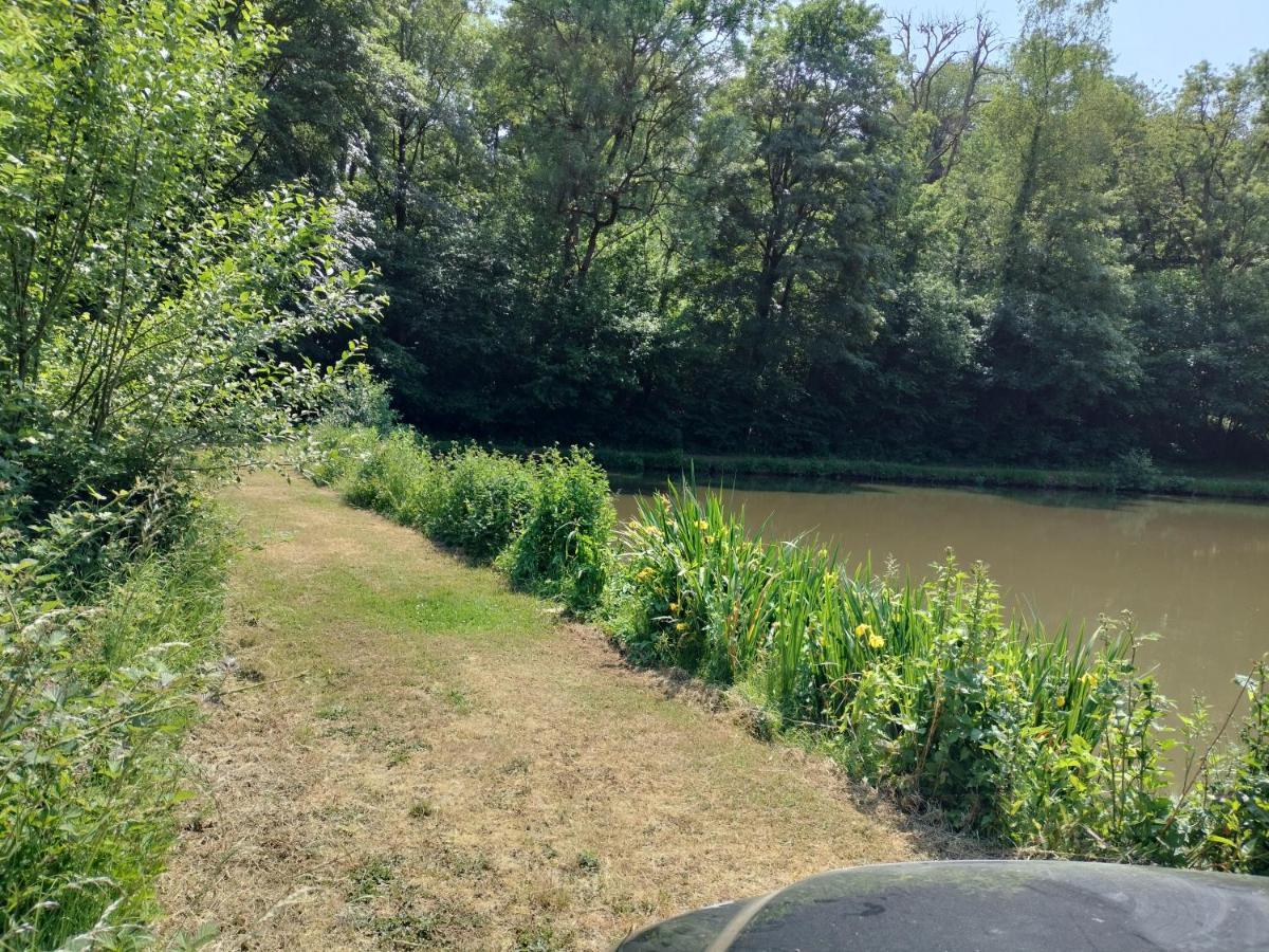 Deux Etangs Poissonneux Au Milieu Des Bois Avec Gite Moderne, La Halte Des Deux Lacs Rosée المظهر الخارجي الصورة
